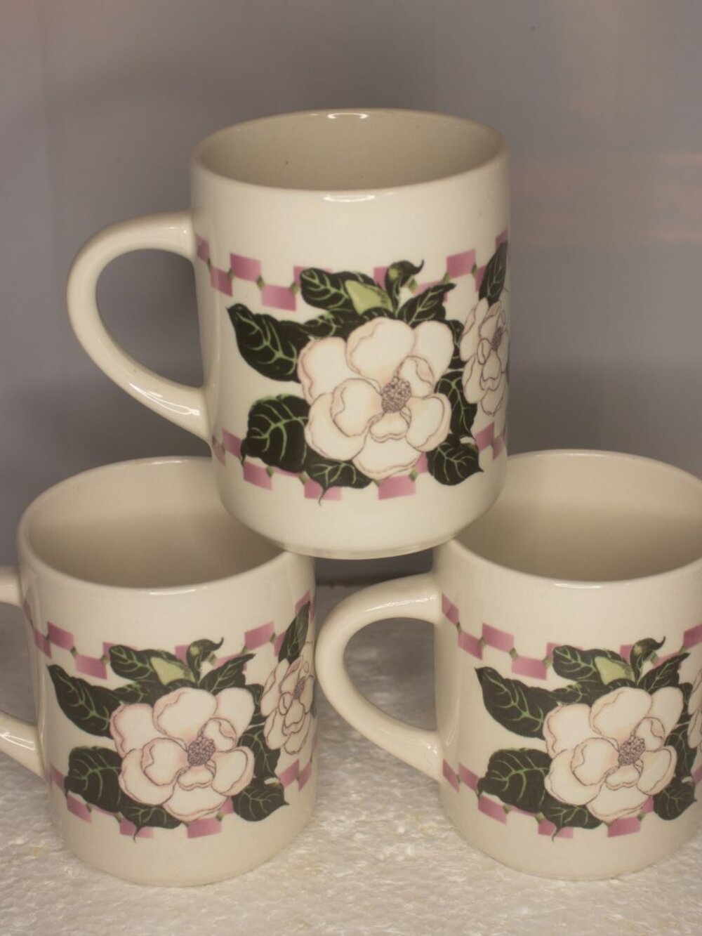 Set of 3 Floral Mugs – 1998 White Flower Pink Check Pattern